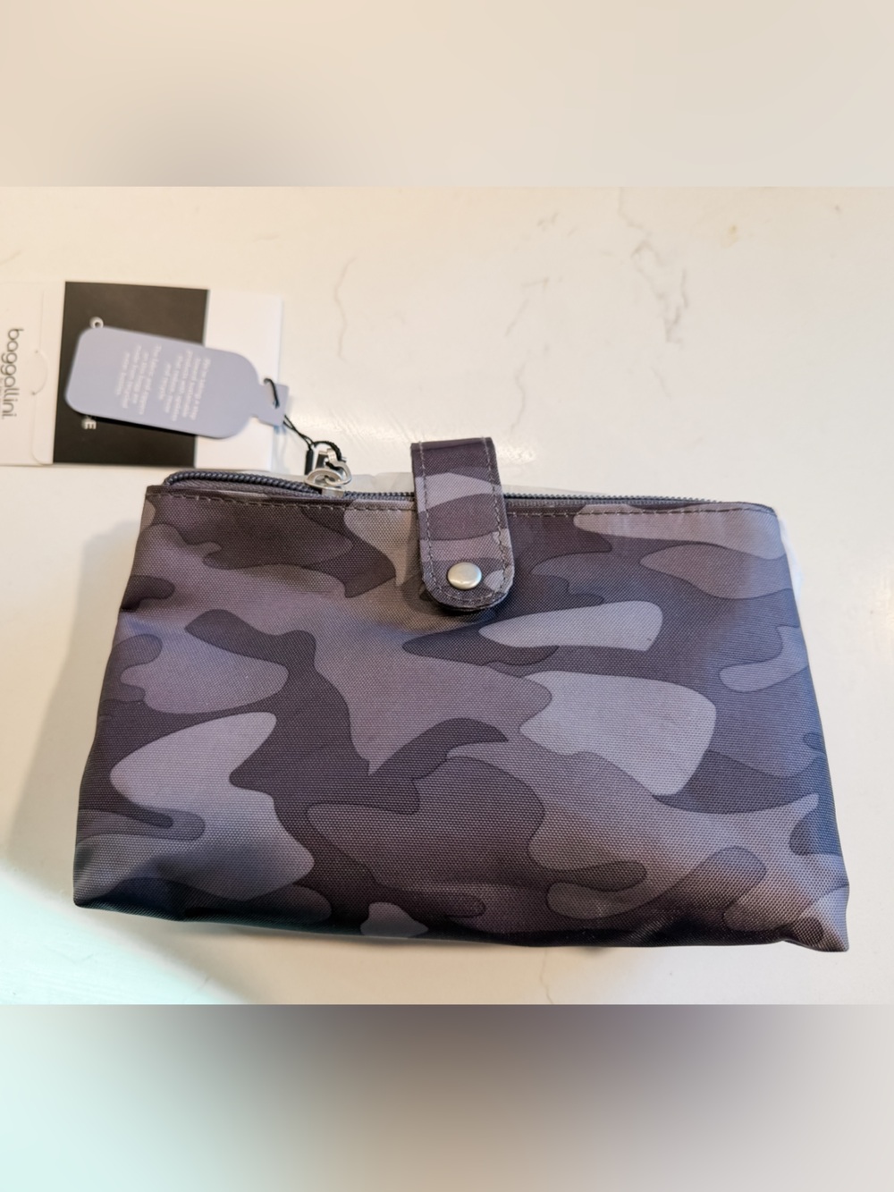 NWT Baggallini Gray Camo Carryall Case